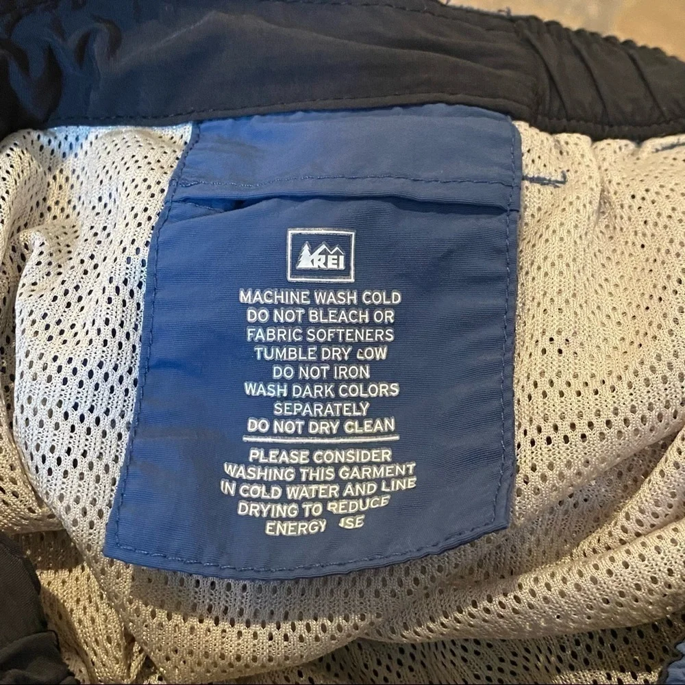 REI Blue Mesh Lined Athletic Shorts Size Medium-Unisex